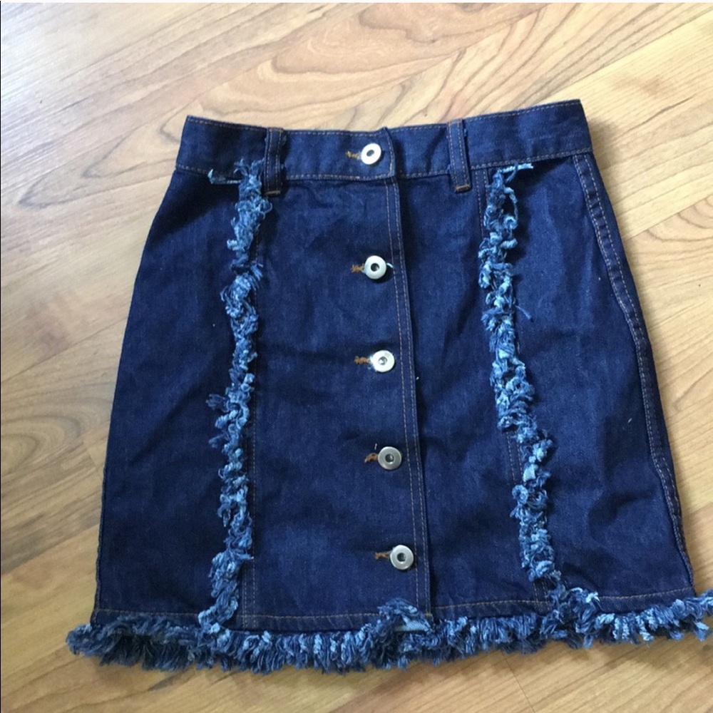 BRAND NEW: LF Carmar Denim Skirt